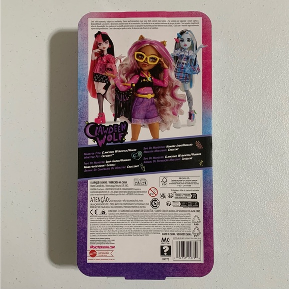 Monster High®: Clawdeen Wolf™ Day Out Doll with Accessories-New - Picture 6 of 9